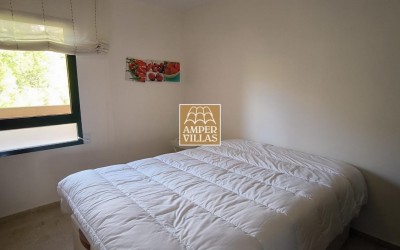 Amplio y luminoso apartamento con garaje cerrado a la venta en la Sierra de Altea.